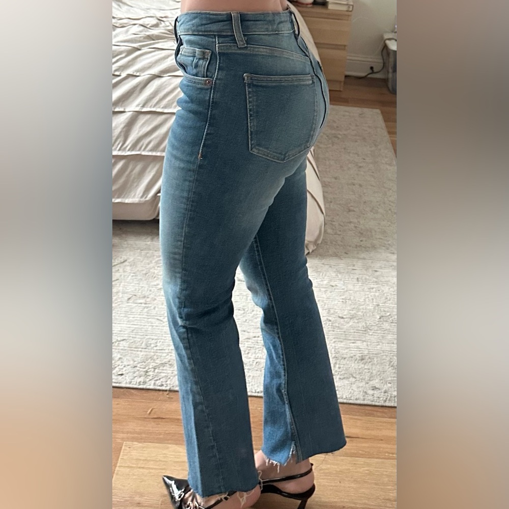 Zara Spain Women's Straight Leg Cropped Blue Jeans
